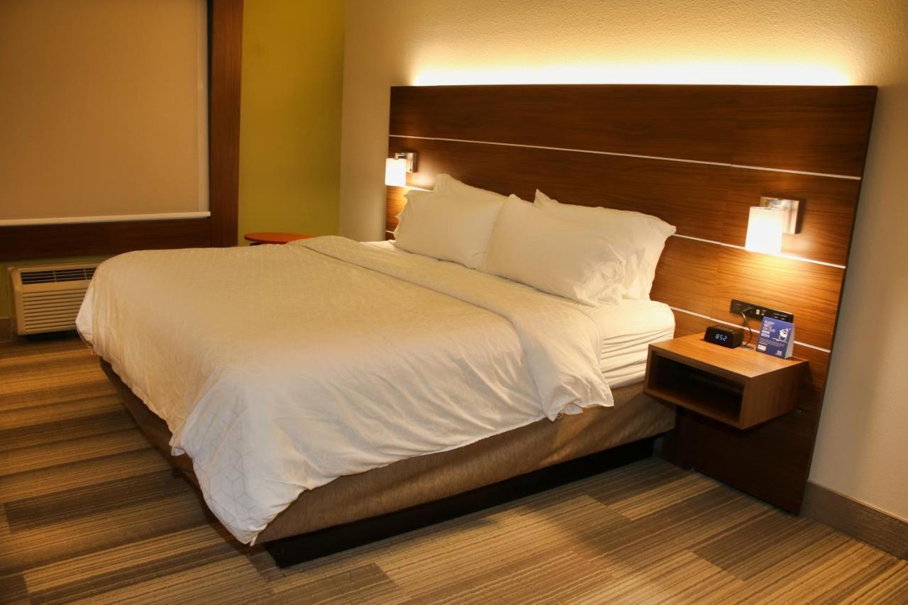 Holiday Inn Express By Ihg Douglas Εξωτερικό φωτογραφία