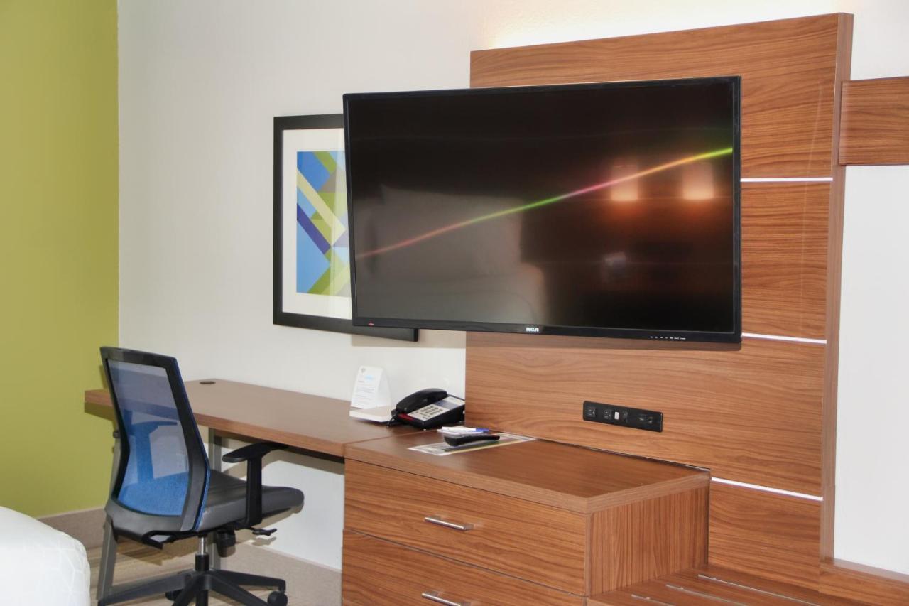 Holiday Inn Express By Ihg Douglas Εξωτερικό φωτογραφία