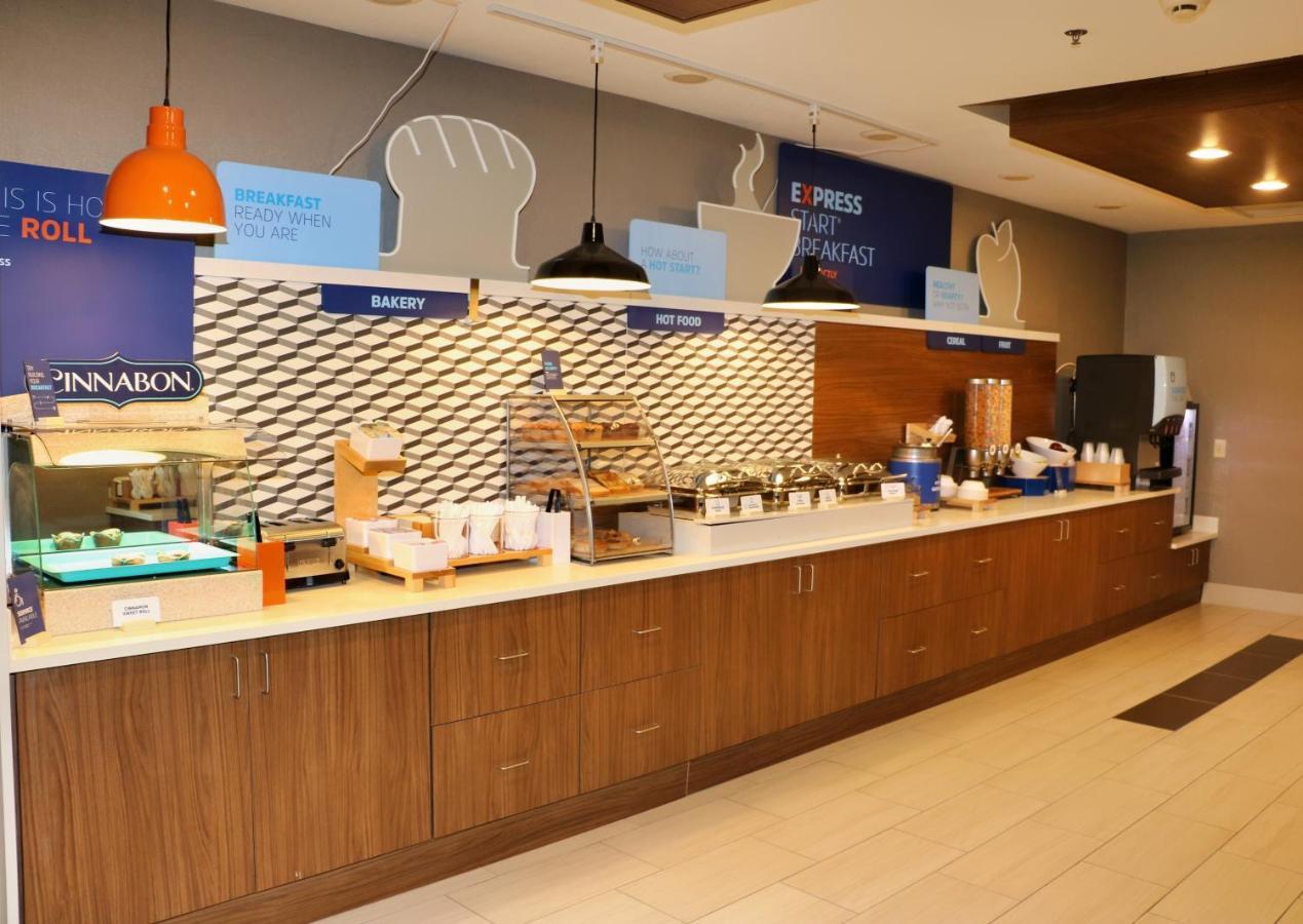 Holiday Inn Express By Ihg Douglas Εξωτερικό φωτογραφία