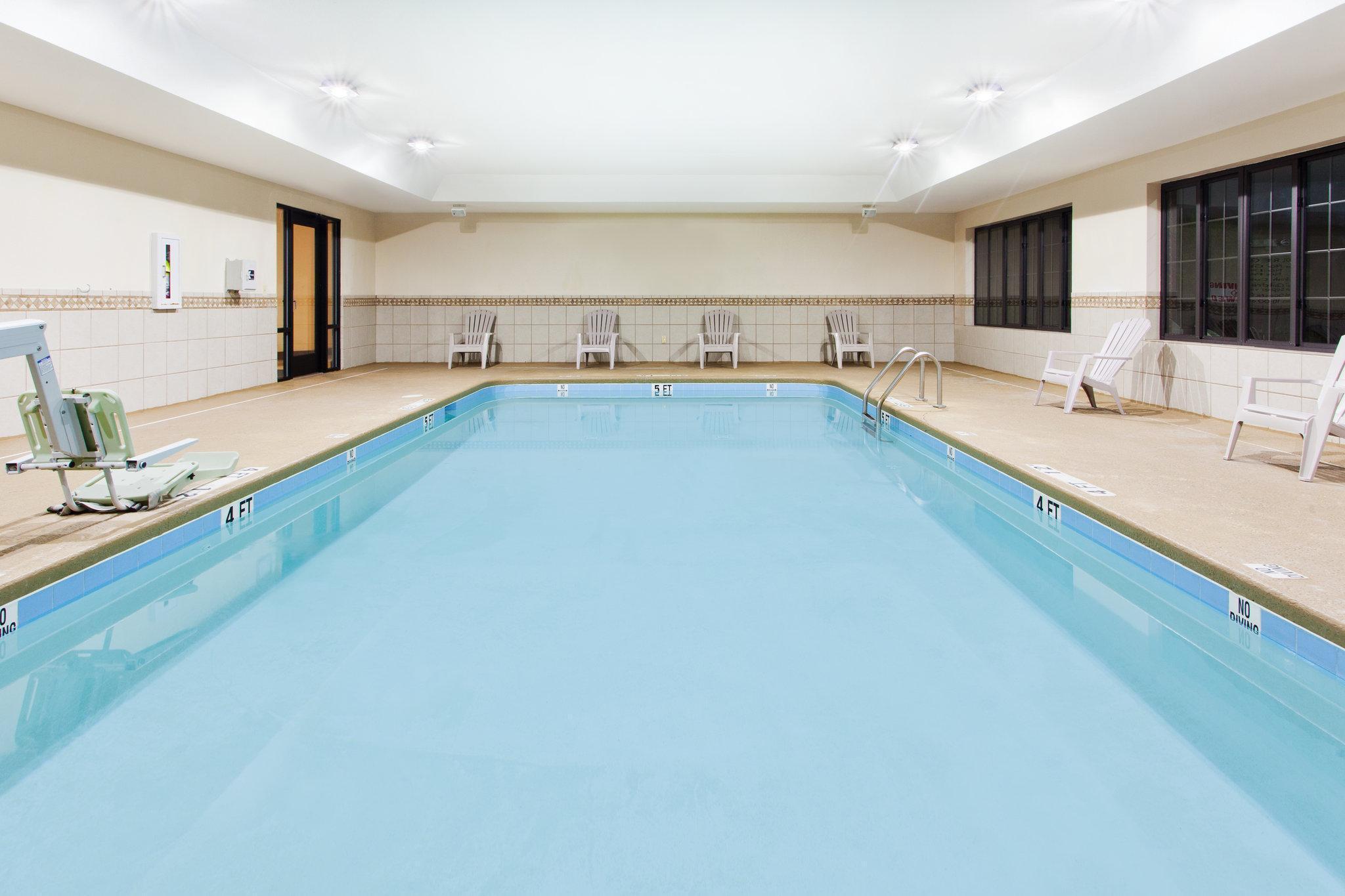 Holiday Inn Express By Ihg Douglas Εξωτερικό φωτογραφία