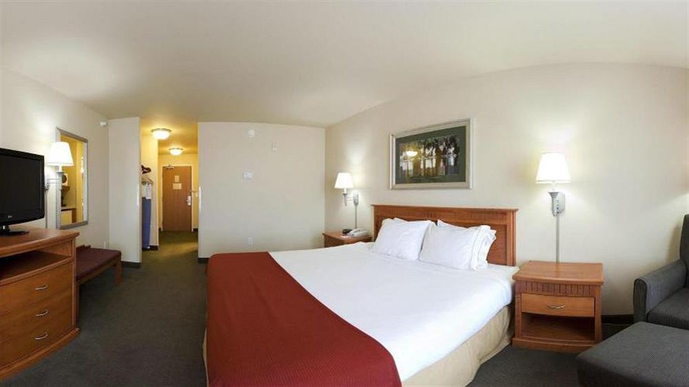 Holiday Inn Express By Ihg Douglas Εξωτερικό φωτογραφία